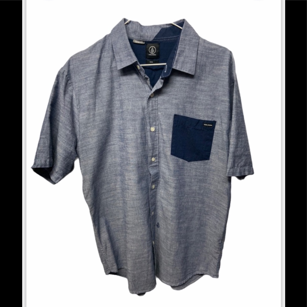 Men’s Volcom shirt